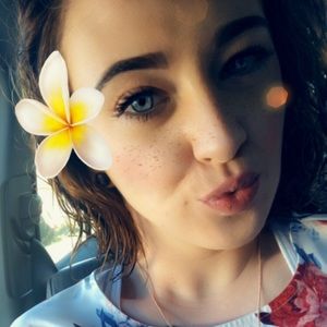 Meet your Posher, Victoria